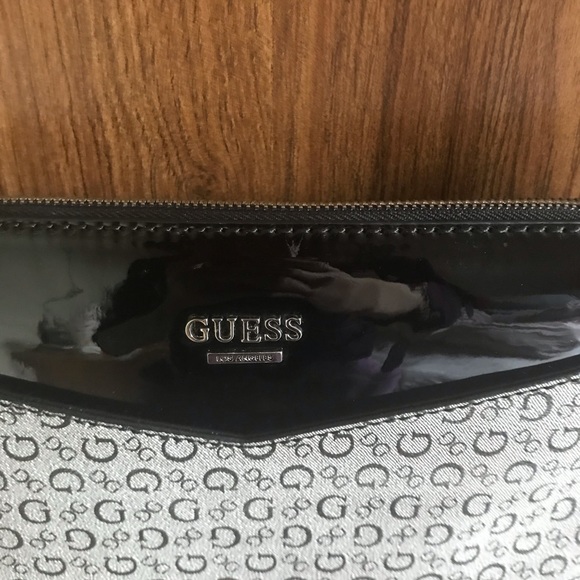 Guess crossbody bag - Picture 2 of 4